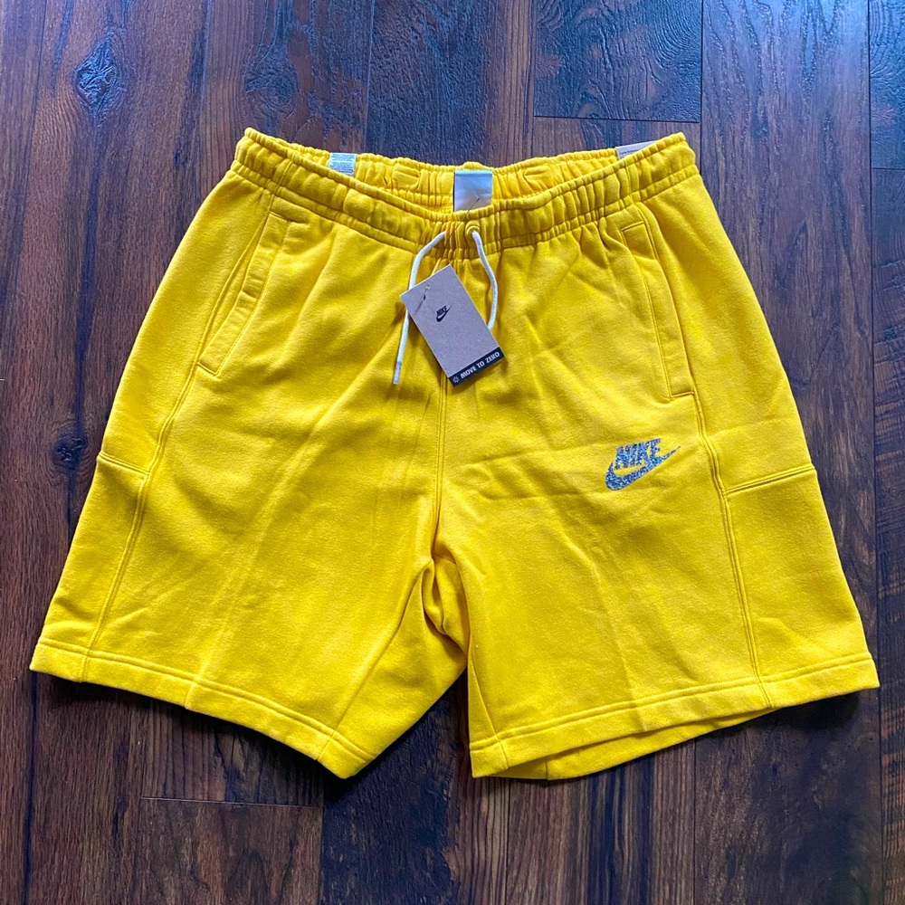 Nike Sportswear Fleece Shorts Vivid Sulfur/White Men's Size S - DM5635